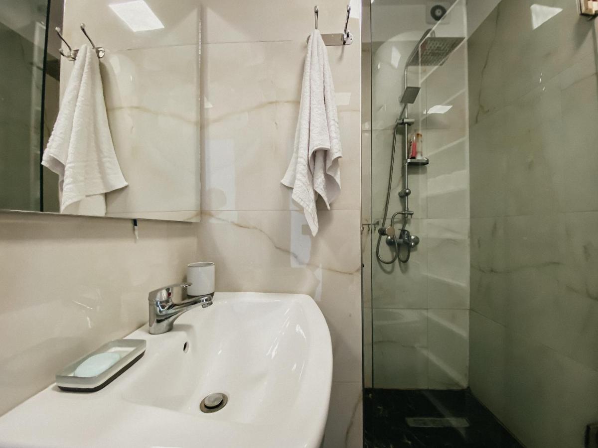 Train Station Modern App - The Nest Apartment Tiranë Luaran gambar